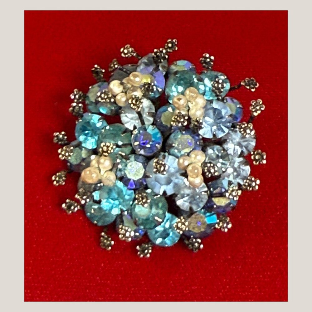 Vintage Blue Rhinestone & Faux Pearl Cluster Brooch – Mid-Century Costume Jewelr
